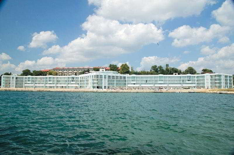 فندق فارنافي  Dolphin Marina المظهر الخارجي الصورة